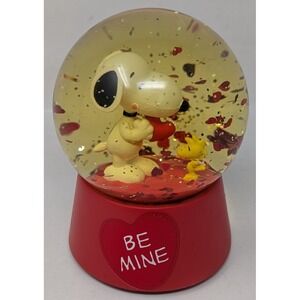 Kurt Adler Peanuts Snoopy & Woodstock Valentine's Be Mine Musical Water Globe